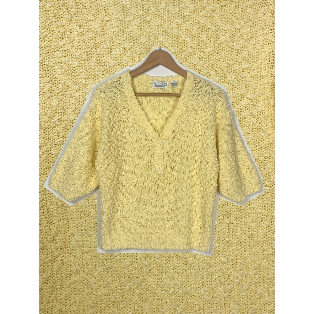 Butter yellow sweater, size M/L